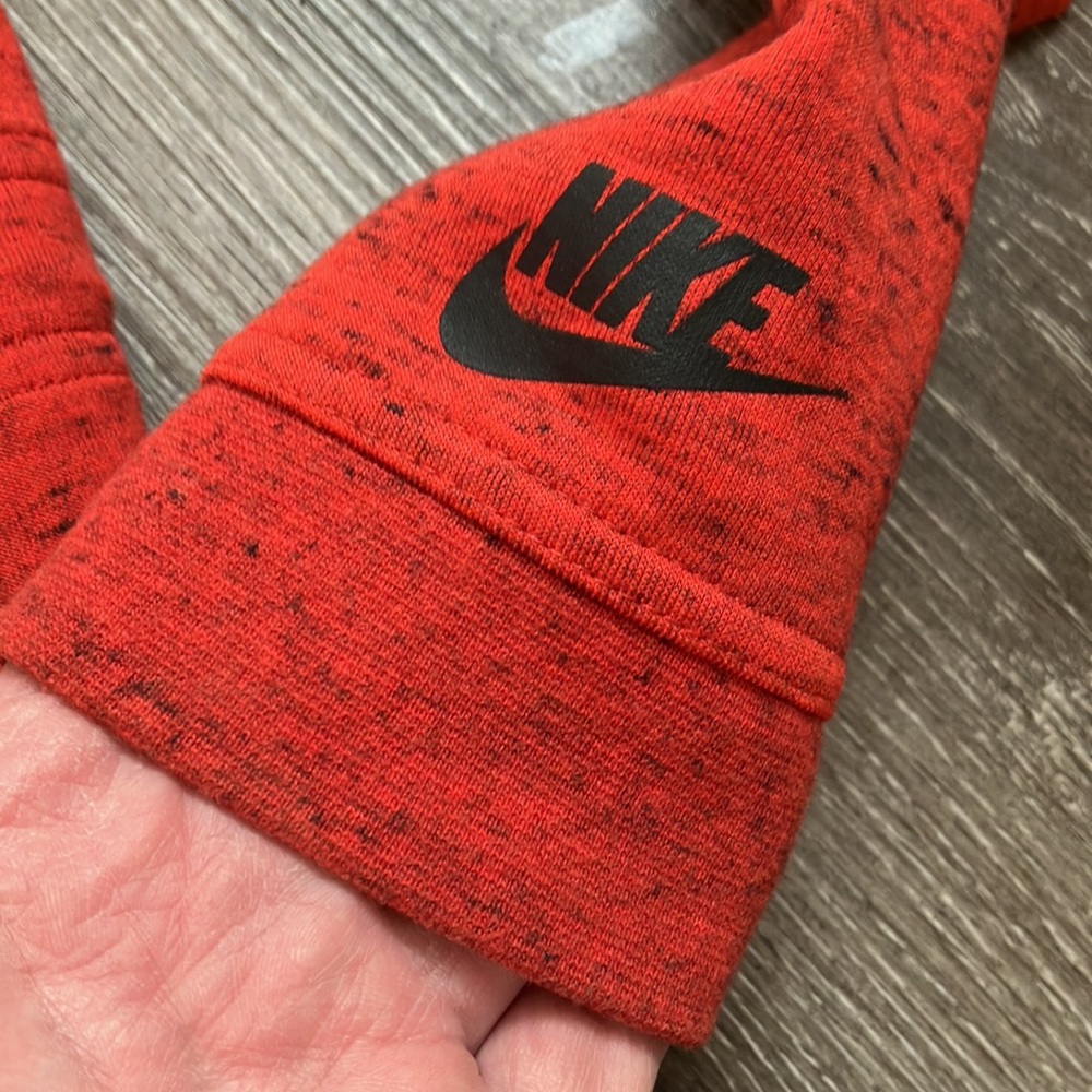 Nike - Picture 7 of 16